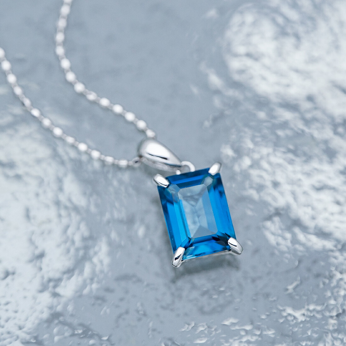 umu -アム- FINE JEWELRY STUIDIOロンドンブルートパーズ ペンダントトップpn0995_kanban2.jpg
