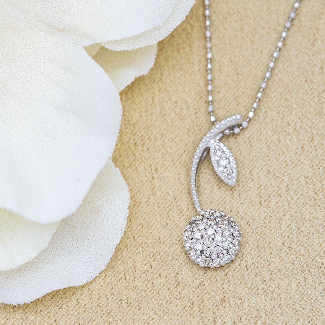umu -アム- FINE JEWELRY STUIDIOダイヤモンド フラワーモチーフ ペンダントトップpn0996_1.jpg