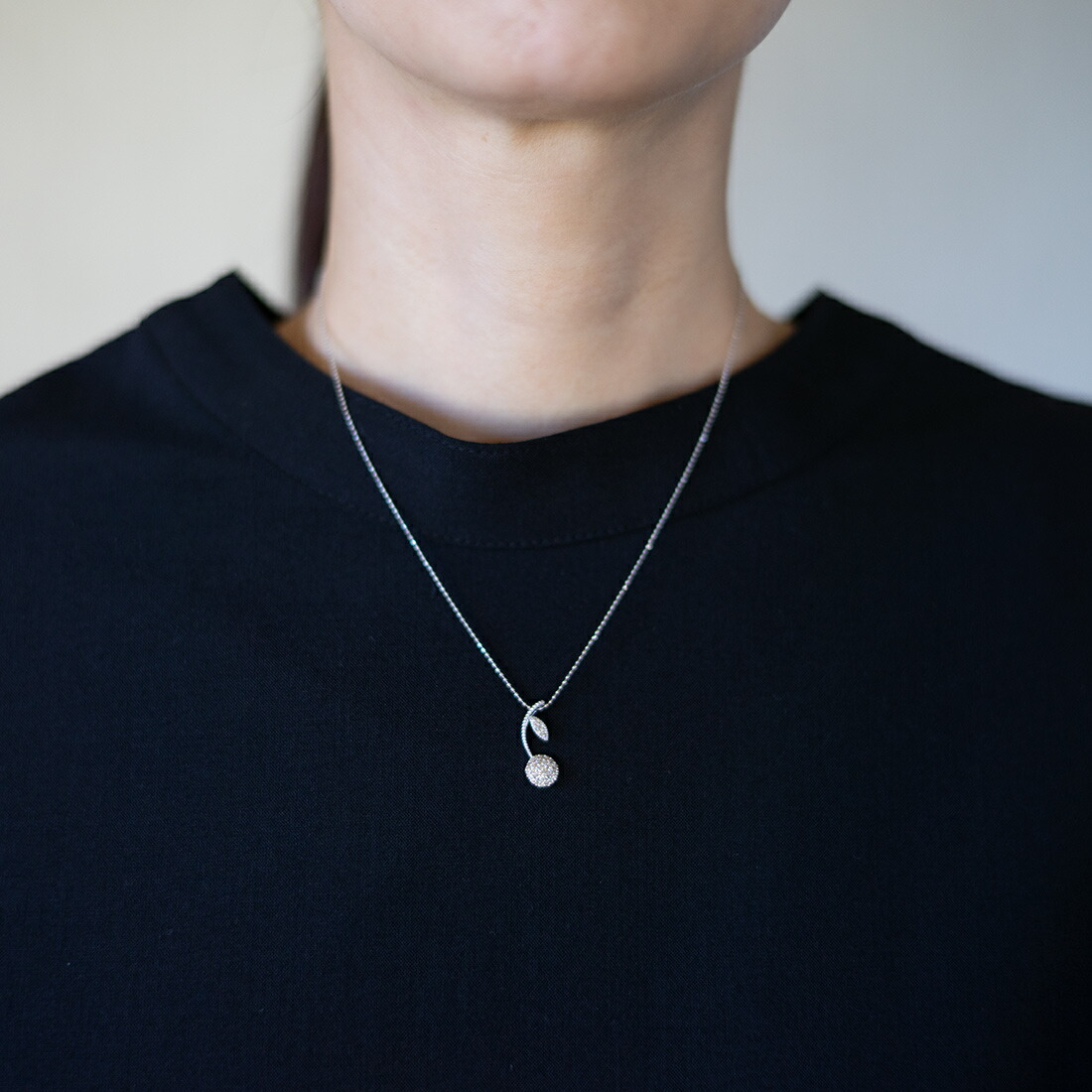 umu -アム- FINE JEWELRY STUIDIOダイヤモンド フラワーモチーフ ペンダントトップpn0996_i2.jpg