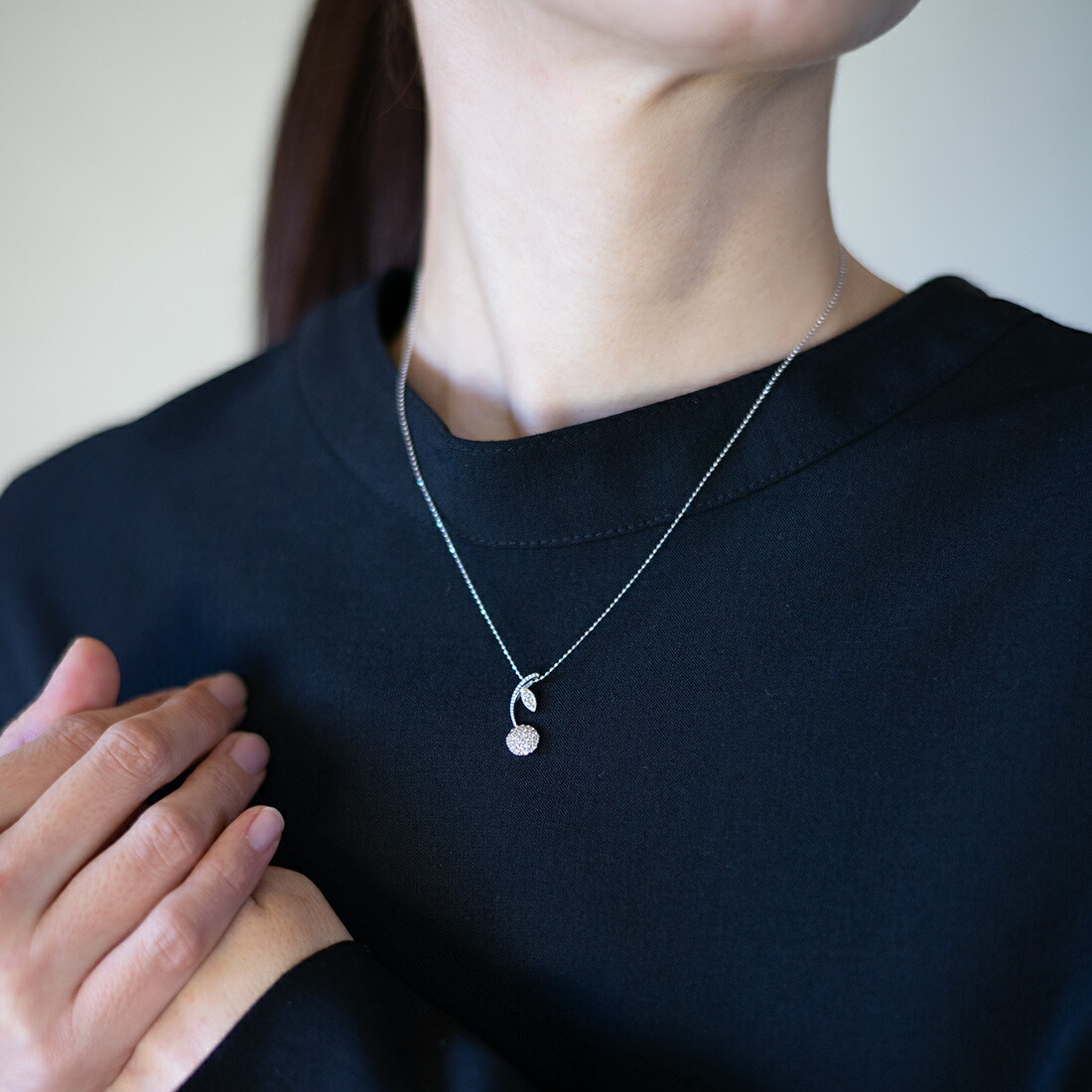 umu -アム- FINE JEWELRY STUIDIOダイヤモンド フラワーモチーフ ペンダントトップpn0996_i3.jpg