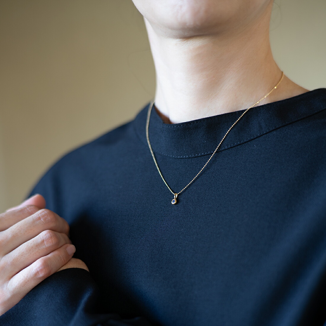 umu -アム- FINE JEWELRY STUIDIOブルーサファイア ペンダントトップ 「piccolo」pn0997_i3.jpg