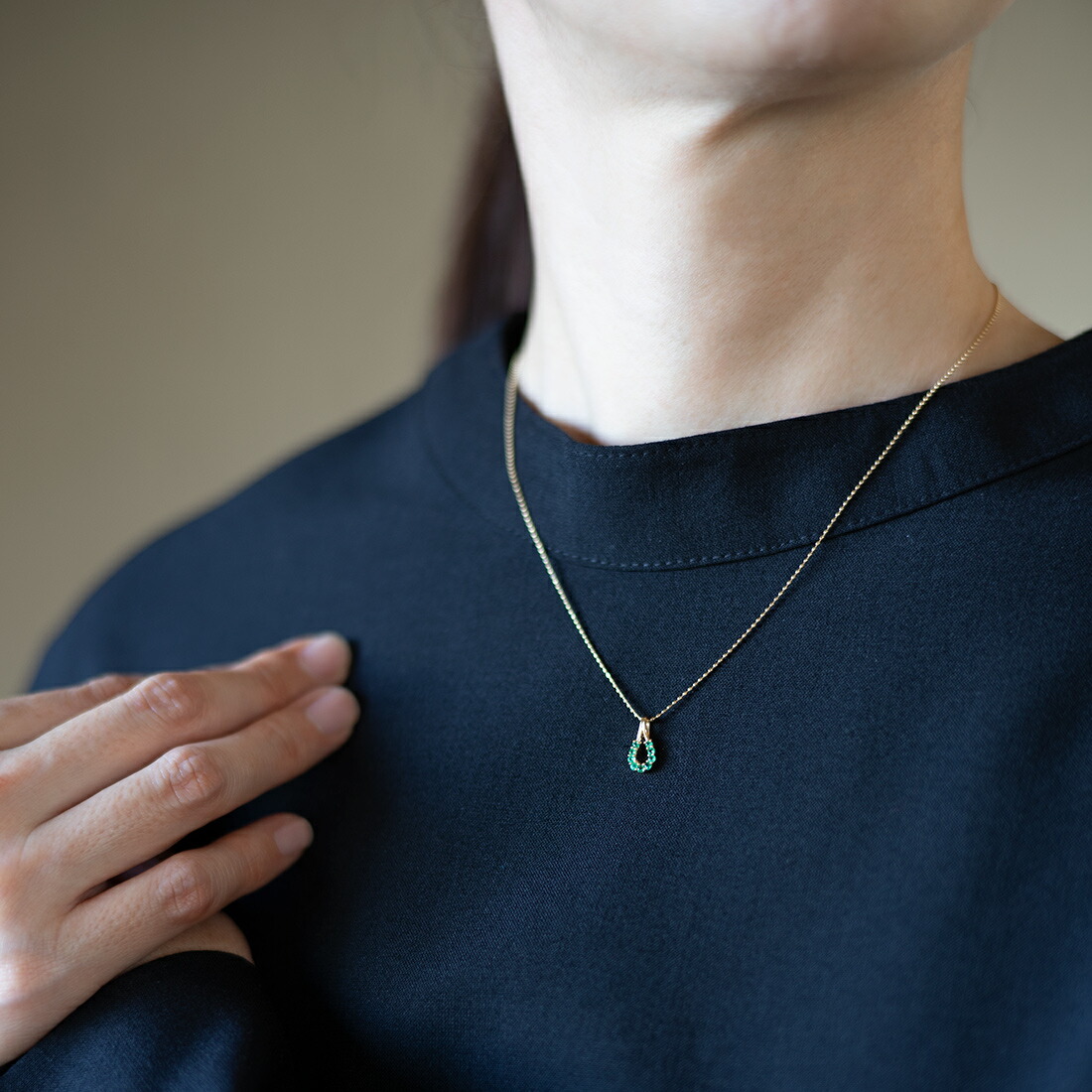 umu -アム- FINE JEWELRY STUIDIOエメラルド ペンダントトップ 「fortuna」pn1003_i3.jpg