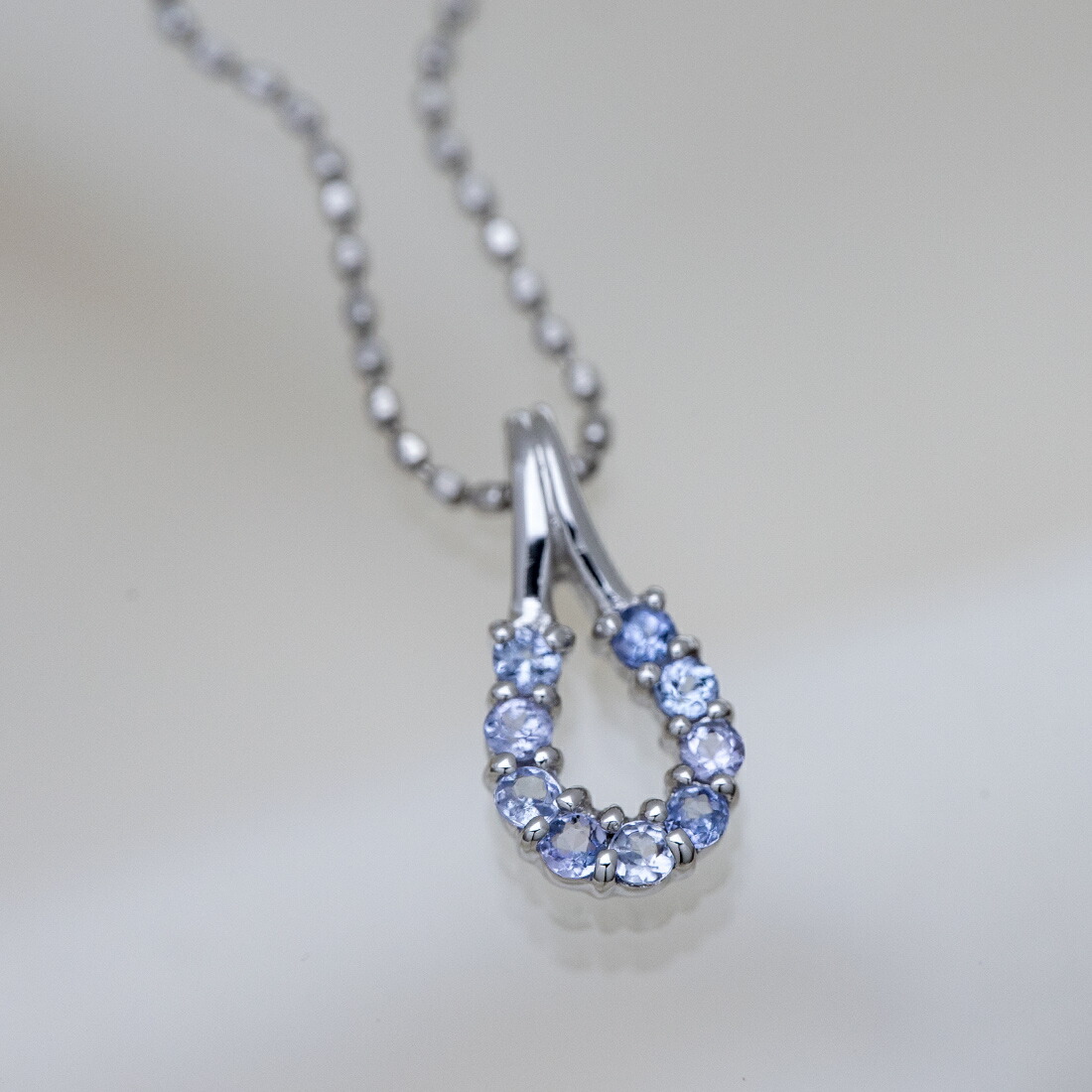 umu -アム- FINE JEWELRY STUIDIOタンザナイト ペンダントトップ 「fortuna」pn1004_kanban2.jpg