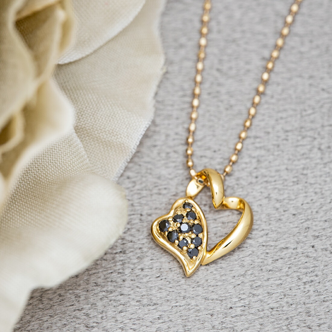 umu -アム- FINE JEWELRY STUIDIOブラックダイヤモンド ハートモチーフ ペンダントトップpn1007_1.jpg