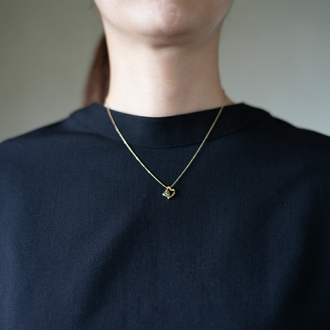 umu -アム- FINE JEWELRY STUIDIOブラックダイヤモンド ハートモチーフ ペンダントトップpn1007_i2.jpg