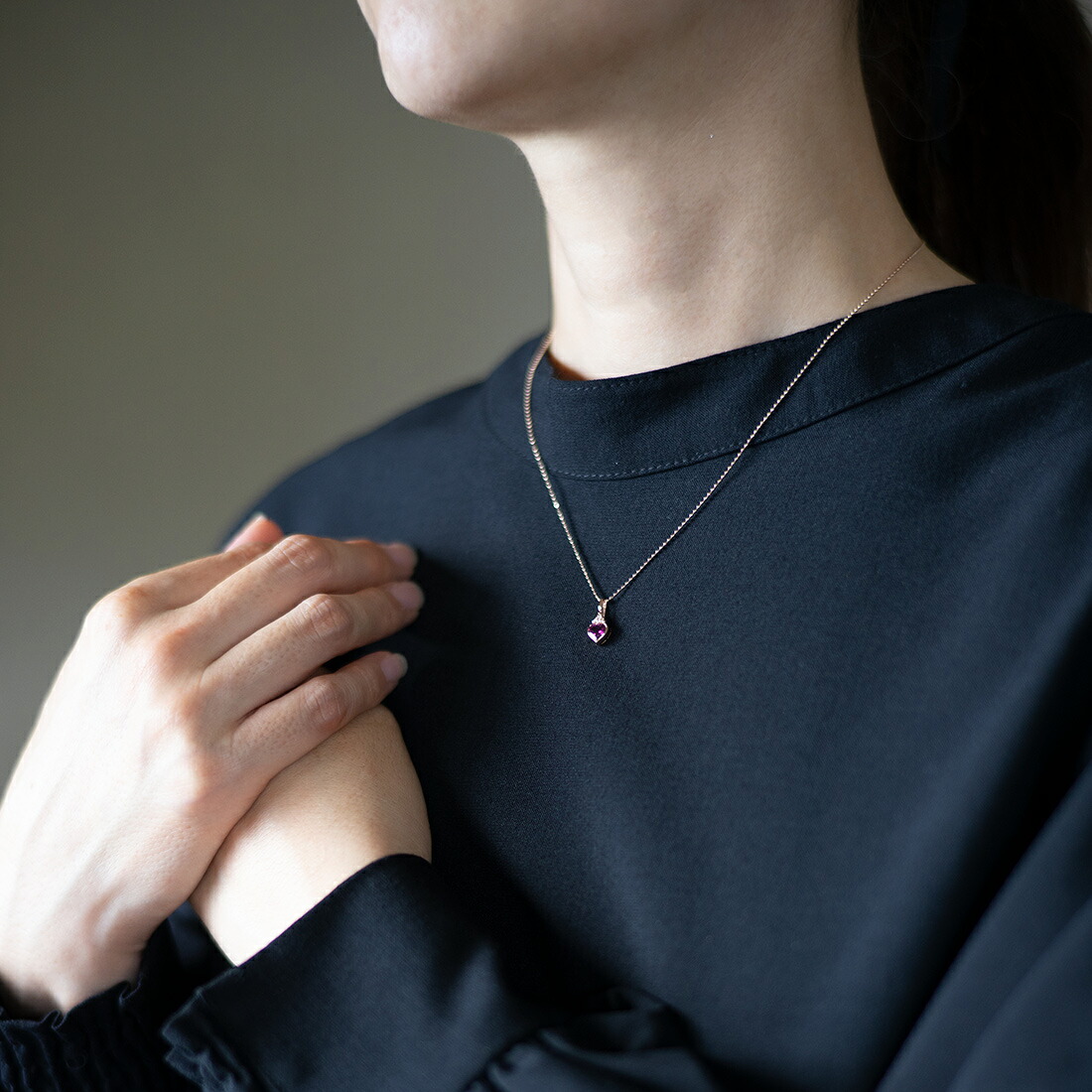 umu -アム- FINE JEWELRY STUIDIOロードライトガーネット ダイヤモンド ハート ペンダントトップpn1008_i3.jpg