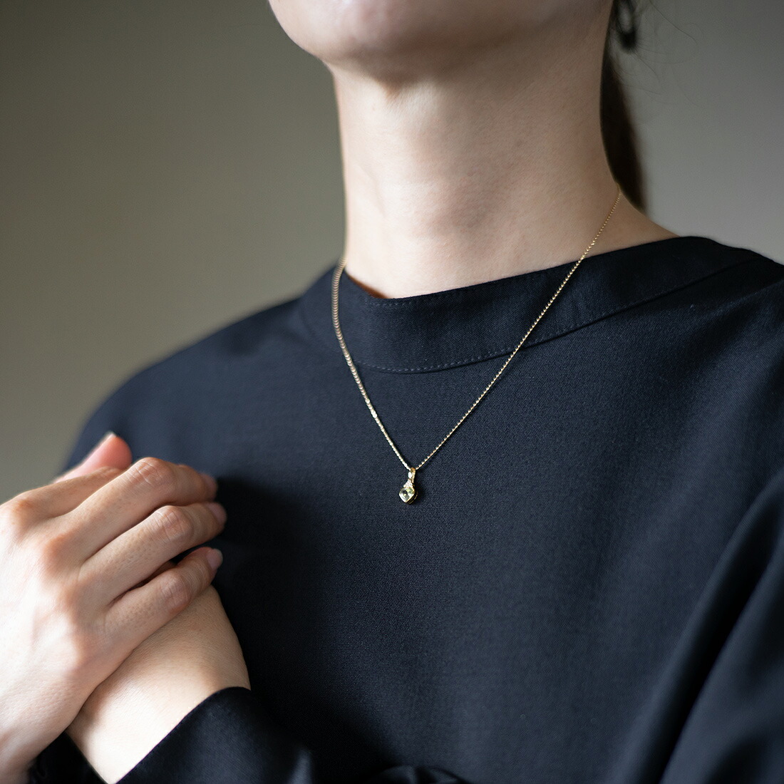 umu -アム- FINE JEWELRY STUIDIOペリドット ダイヤモンド ハート ペンダントトップpn1009_i3.jpg