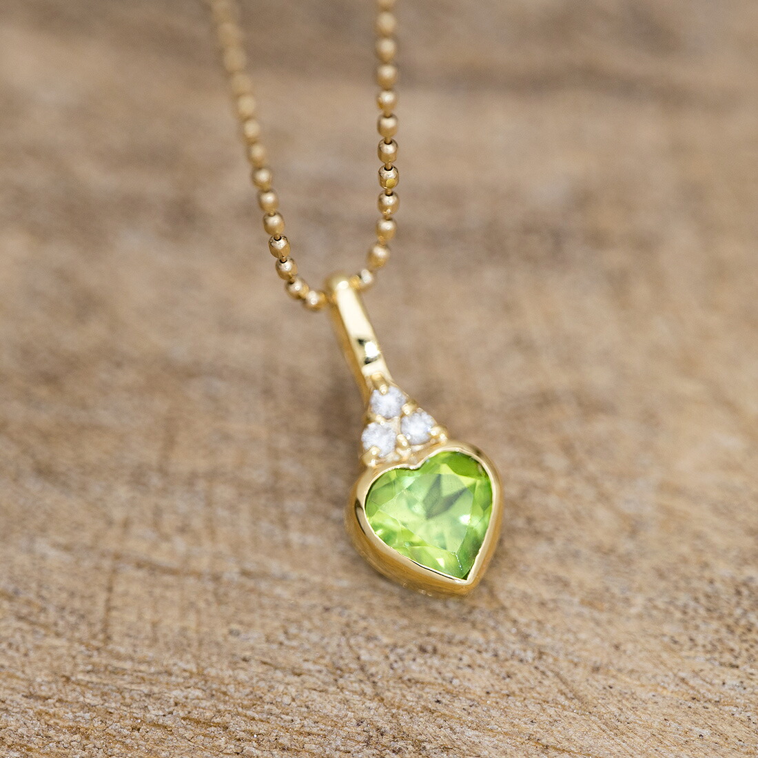umu -アム- FINE JEWELRY STUIDIOペリドット ダイヤモンド ハート ペンダントトップpn1009_kanban2.jpg