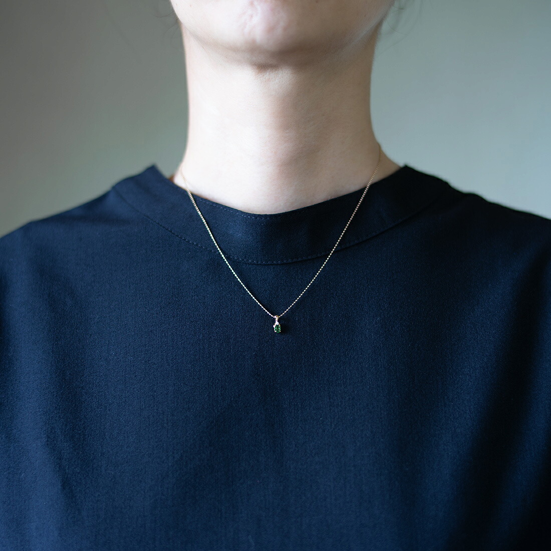 umu -アム- FINE JEWELRY STUIDIOグリーンガーネット ダイヤモンド ペンダントトップ 「calzare」pn1012_i2.jpg