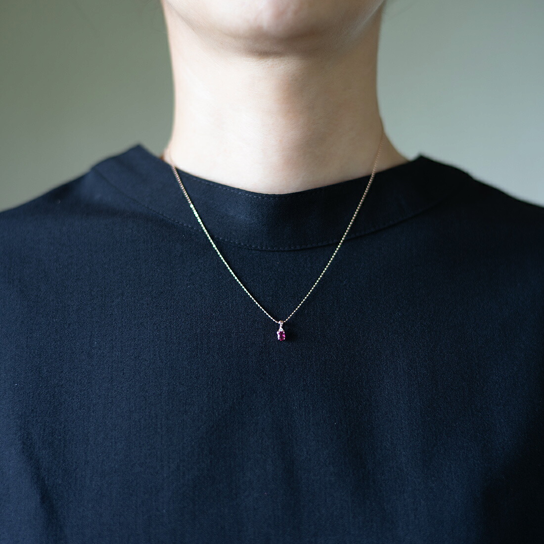 umu -アム- FINE JEWELRY STUIDIOルビー ダイヤモンド ペンダントトップ 「calzare」pn1013_i2.jpg