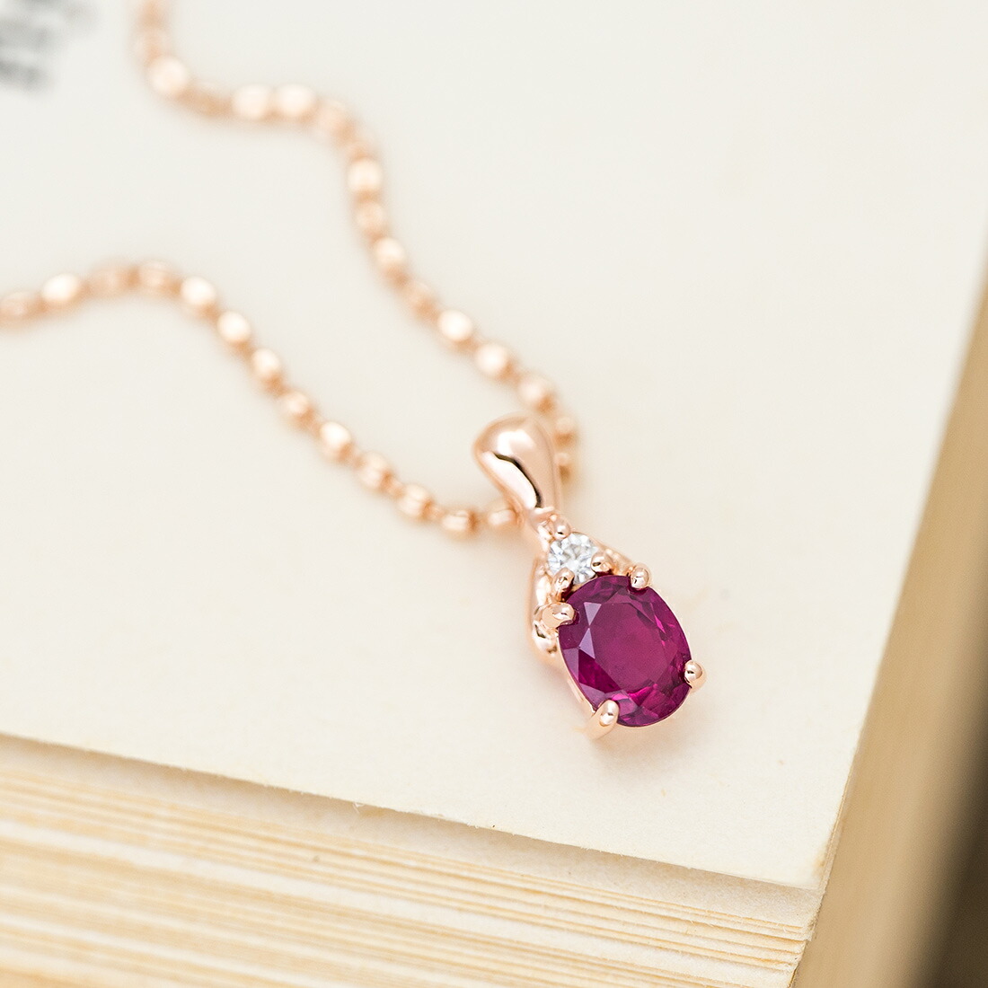 umu -アム- FINE JEWELRY STUIDIOルビー ダイヤモンド ペンダントトップ 「calzare」pn1013_kanban2.jpg