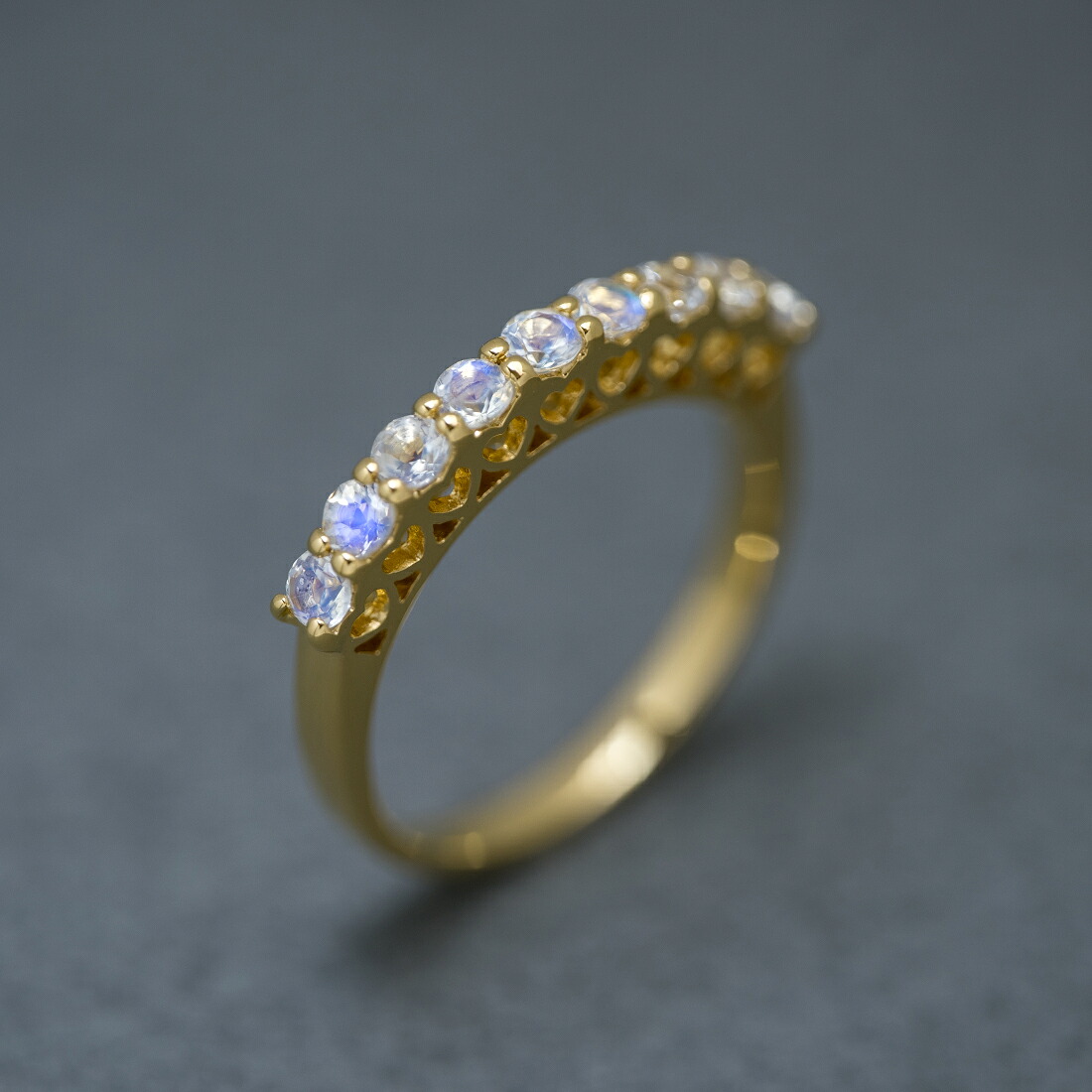 umu -アム- FINE JEWELRY STUIDIOブルームーンストーン ハートモチーフ リングrg0269_kanban2.jpg