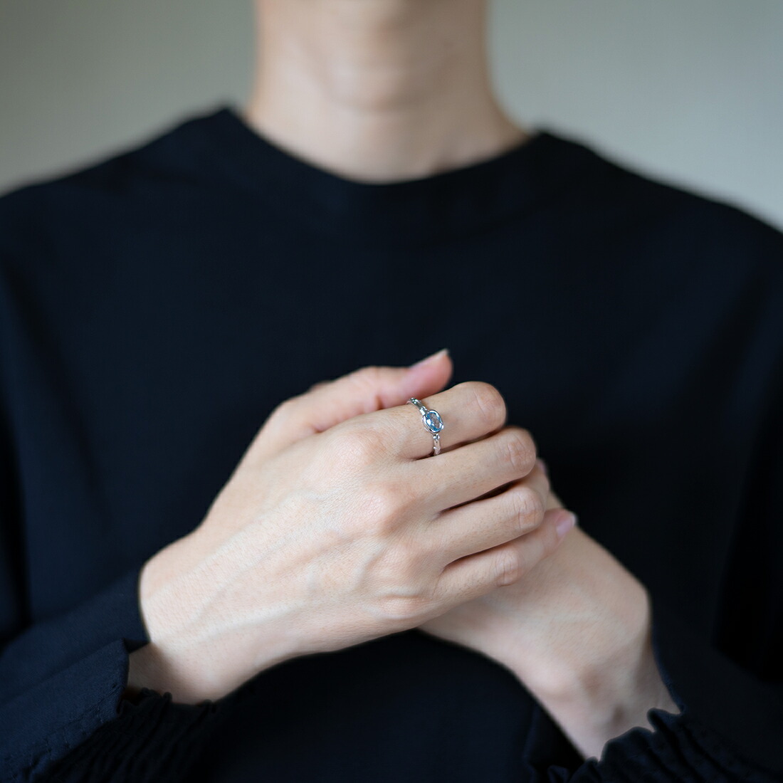 umu -アム- FINE JEWELRY STUIDIOアイスブルークォーツ リング 「brocca」rg0303_i2.jpg
