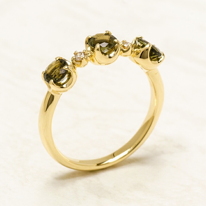 umu -アム- FINE JEWELRY STUIDIOK18 モルダバイト ダイヤモンド リング 「attore」rg0378_kanban2.jpg