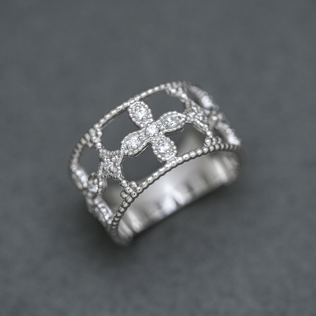 umu -アム- FINE JEWELRY STUIDIOダイヤモンド フラワーモチーフ リング 「rilievo」rg0414_kanban2.jpg
