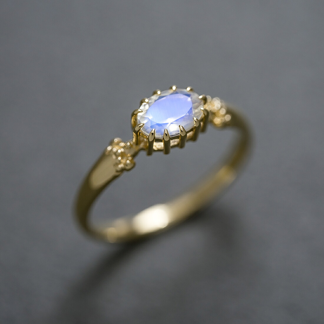 umu -アム- FINE JEWELRY STUIDIOブルームーンストーン リング 「atrio」rg0493_kanban2.jpg