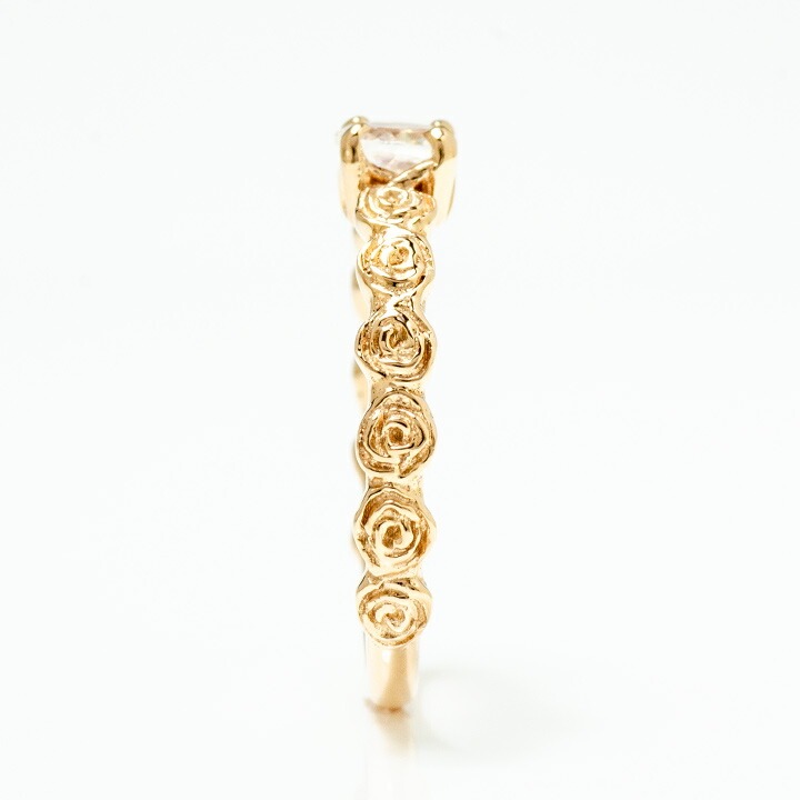umu -アム- FINE JEWELRY STUIDIOK18 ブルームーンストーン バラモチーフ リング 「rosa」rg0500_y.jpg