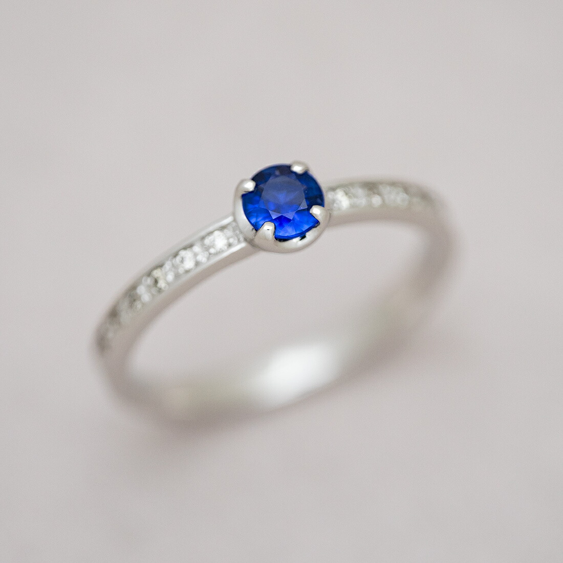 umu -アム- FINE JEWELRY STUIDIOブルーサファイア ダイヤモンド リング 「polarita」rg0584_kanban2.jpg