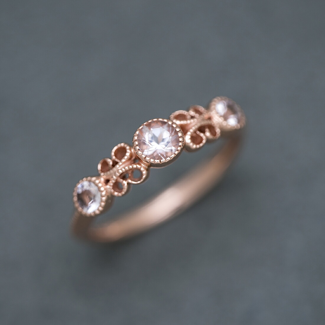 umu -アム- FINE JEWELRY STUIDIOモルガナイト リング 「fata」rg0618_kanban2.jpg