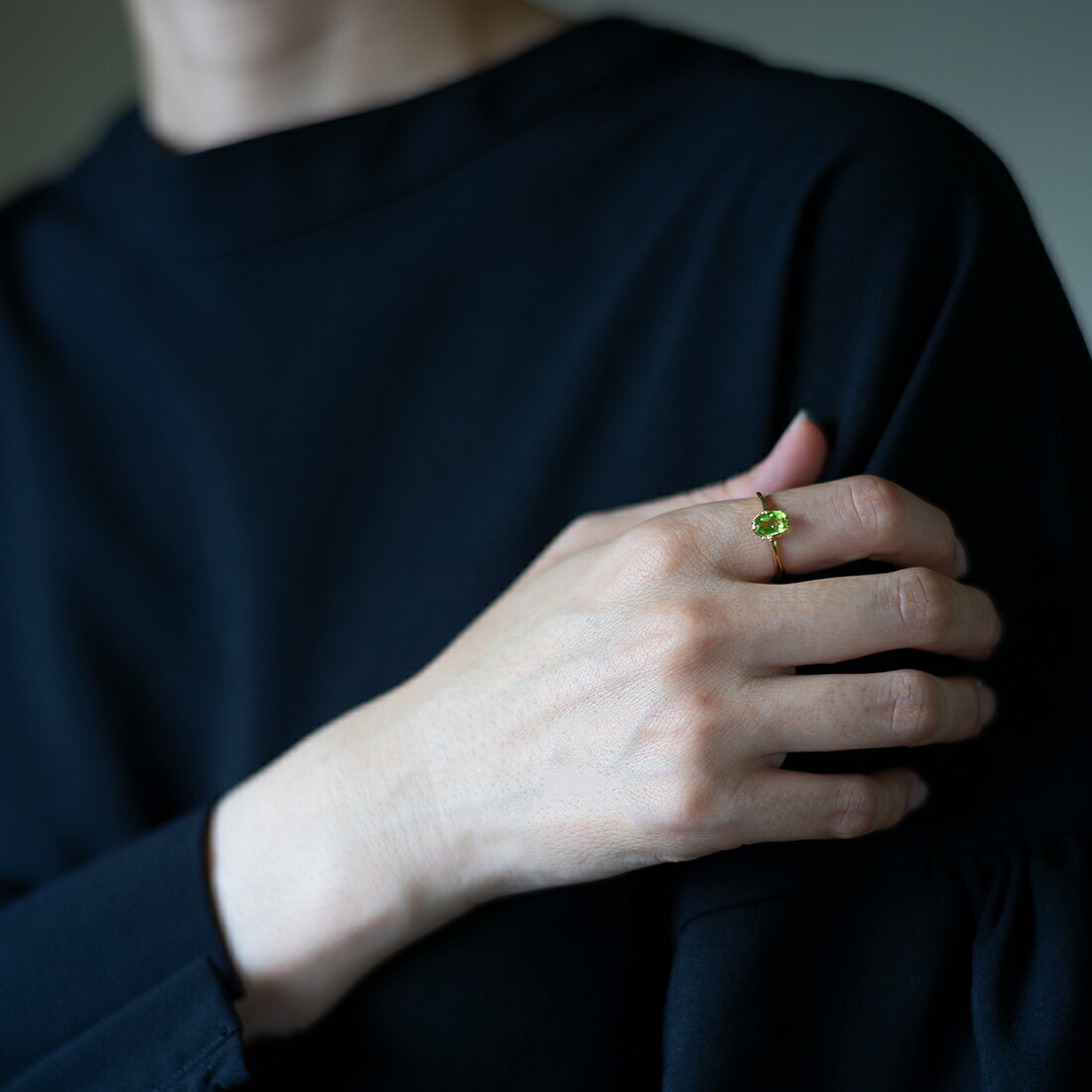 umu -アム- FINE JEWELRY STUIDIOペリドット リング 「drop」rg0677_i3.jpg