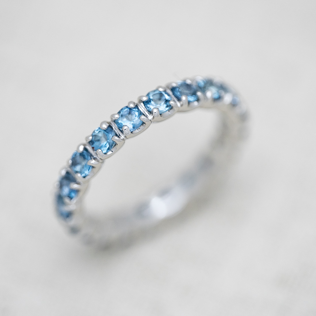 umu -アム- FINE JEWELRY STUIDIOサンタマリアアクアマリン フルエタニティリングrg0763_kanban2.jpg