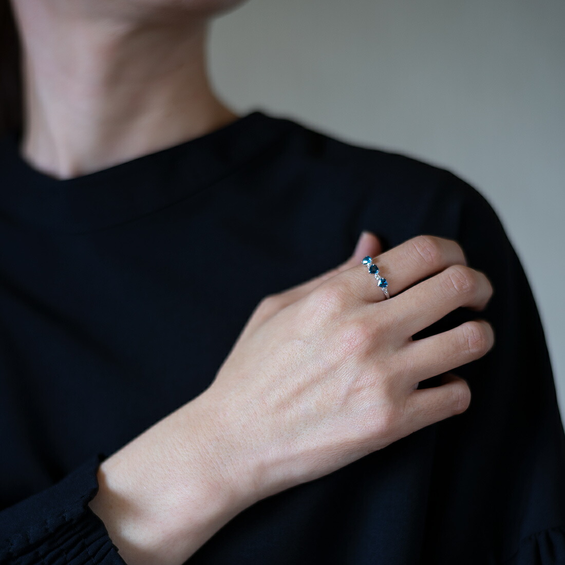 umu -アム- FINE JEWELRY STUIDIOハート ロンドンブルートパーズ ダイヤモンド リング 「carino」rg0787_i3.jpg