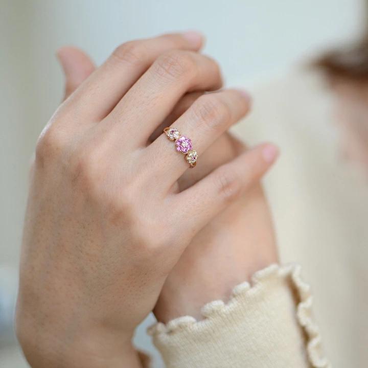 最終値下　ピンクサファイア　 フラワーモチーフリング　2カラット　ダイヤ付 K18 ピンクサファイア ダイヤモンド フラワーモチーフ リング