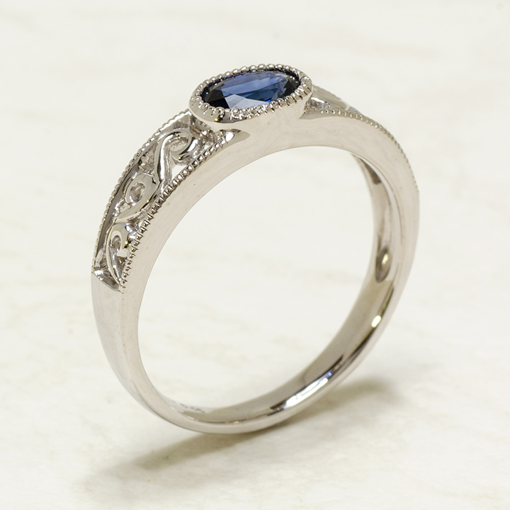 umu -アム- FINE JEWELRY STUIDIOK18 ブルーサファイア アイビーモチーフ リング 「berso」rg0858_kanban2.jpg