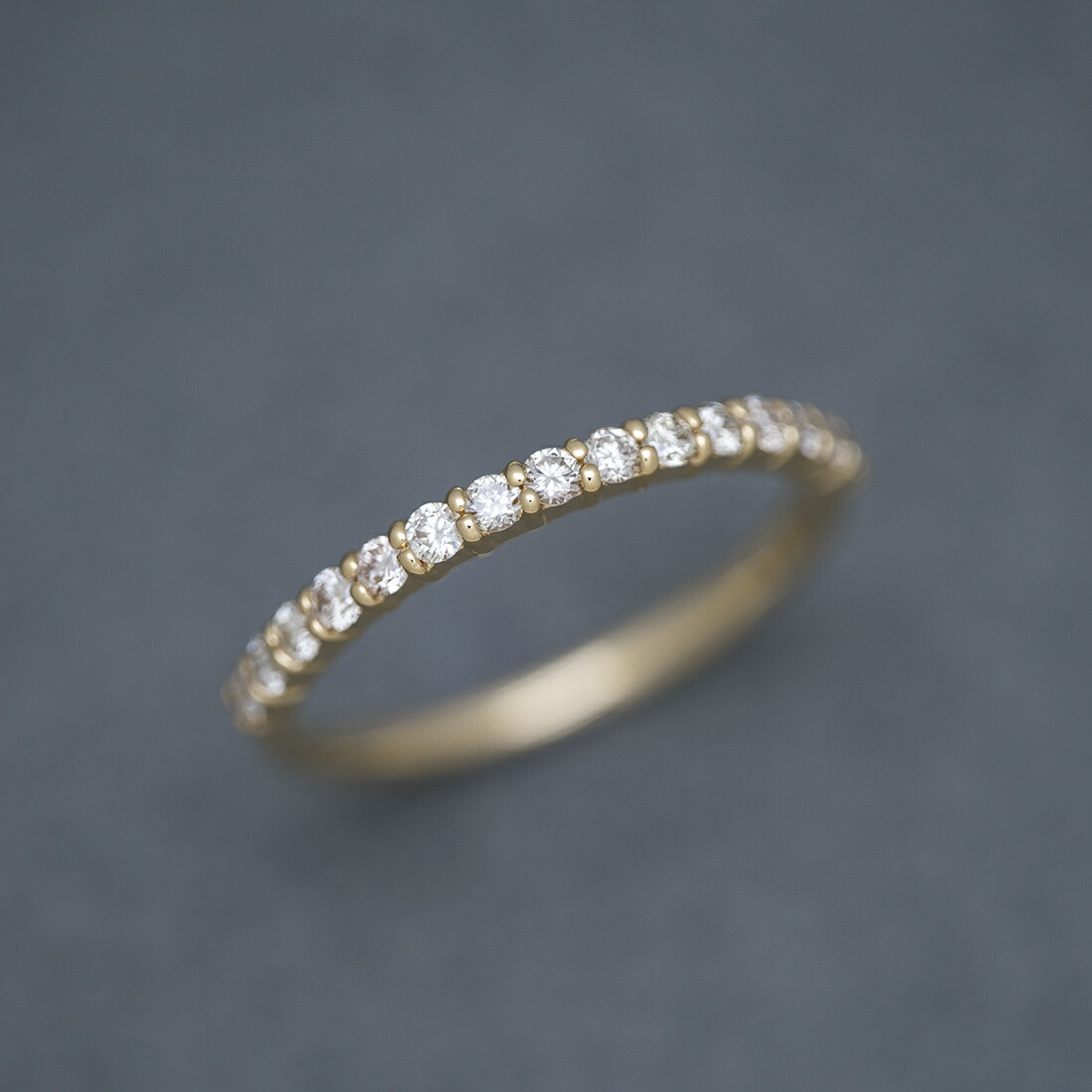 umu -アム- FINE JEWELRY STUIDIOダイヤモンド 0.3ct エタニティ リング 「fila」rg0890_kanban2.jpg