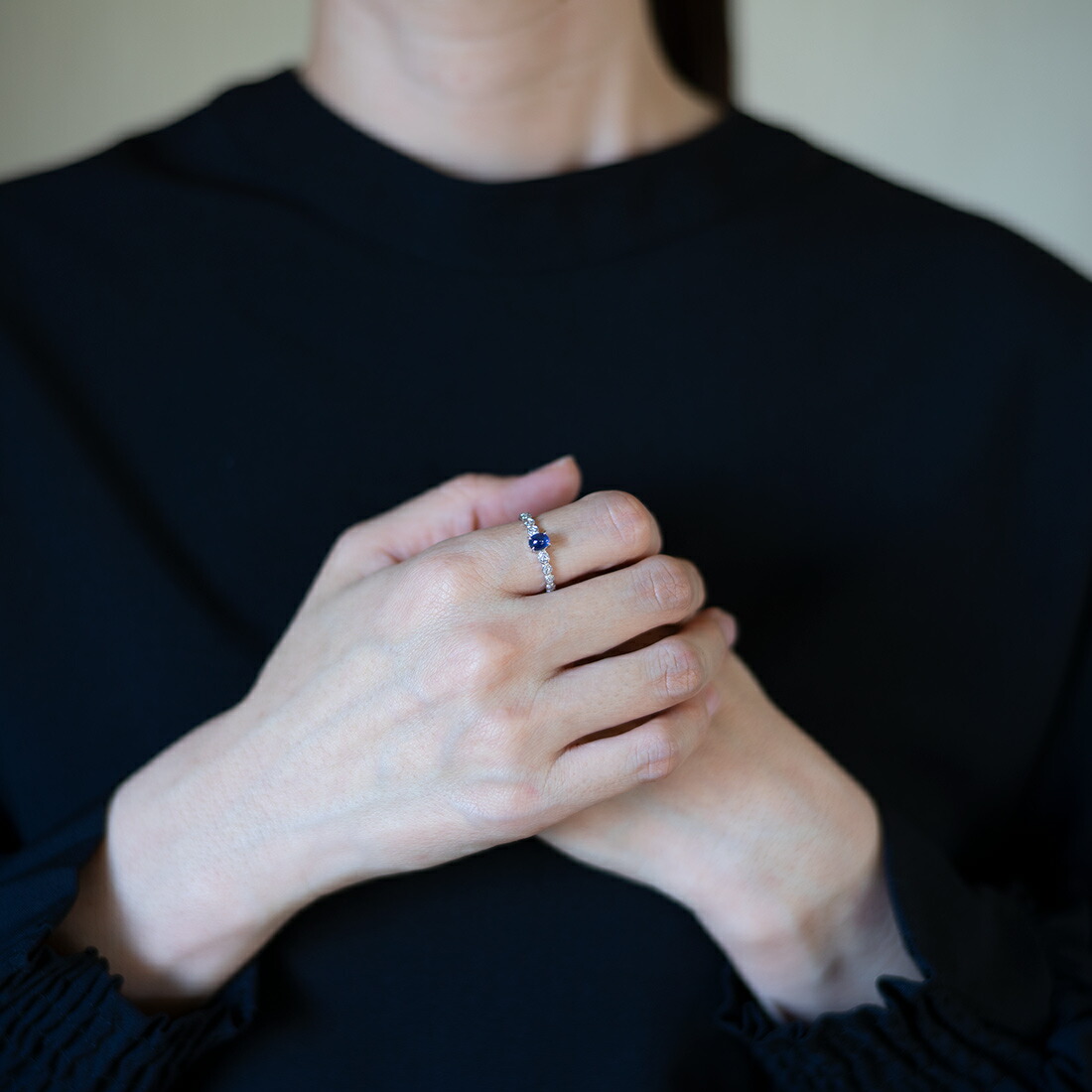 umu -アム- FINE JEWELRY STUIDIOカボション ブルーサファイア バラモチーフ リング 「rosa」rg0923_i2.jpg