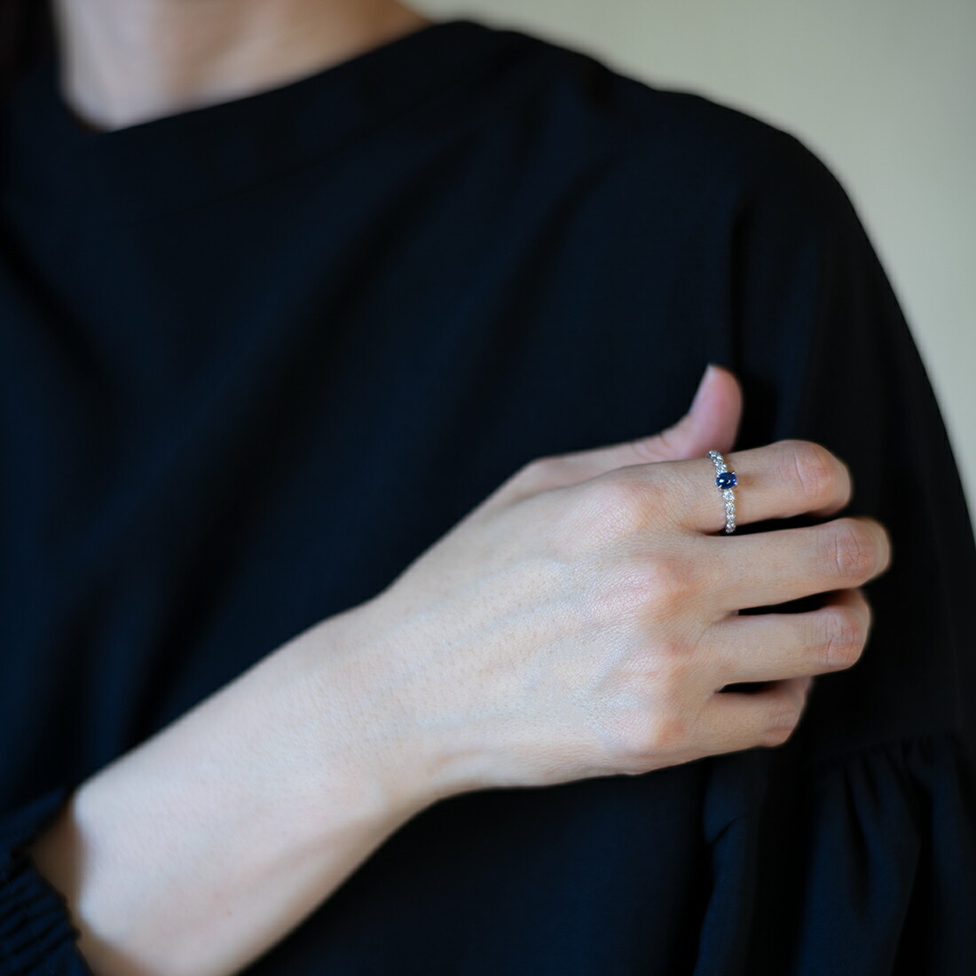 umu -アム- FINE JEWELRY STUIDIOカボション ブルーサファイア バラモチーフ リング 「rosa」rg0923_i3.jpg
