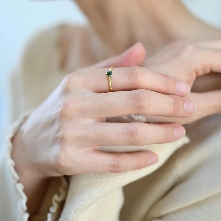 umu -アム- FINE JEWELRY STUIDIOグリーンガーネット ハート リング 「regaletto」rg0986_i3.jpg