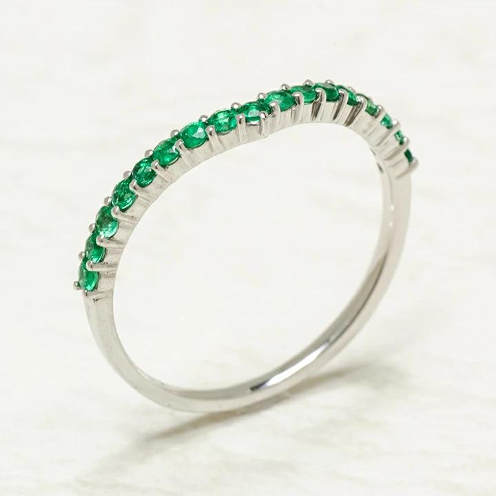 umu -アム- FINE JEWELRY STUIDIOK18 エメラルド Vライン エタニティリング 「flesso」rg1000_kanban2.jpg