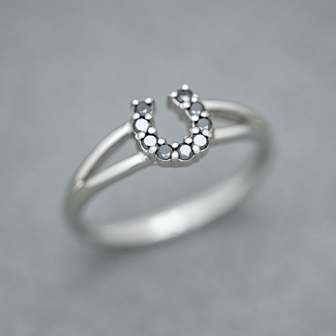 umu -アム- FINE JEWELRY STUIDIOブラックダイヤモンド リング 「fortuna」rg1001_kanban2.jpg