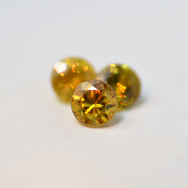 umu -アム- FINE JEWELRY STUIDIOK18 スフェーン ダイヤモンド リング 「rubacuori」rg1090_stone.jpg