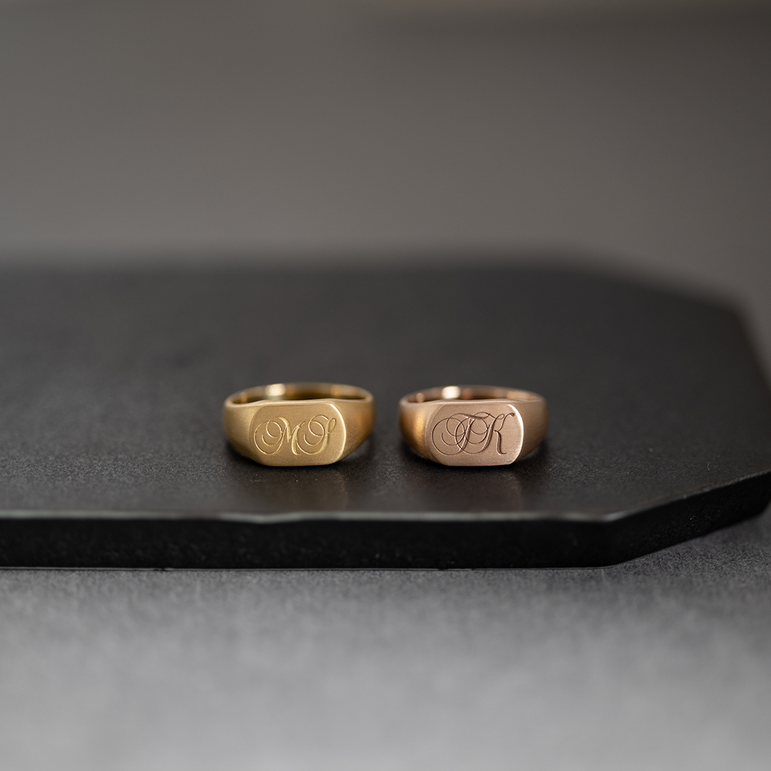 K18 イニシャル シグネット リング[商品番号:RG1162] | umu -アム