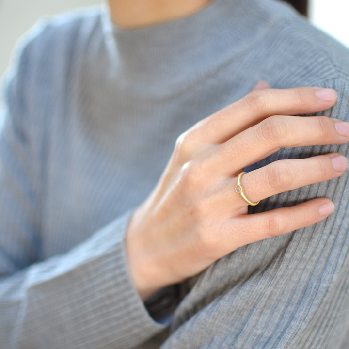 umu -アム- FINE JEWELRY STUIDIOカボッション ムーンストーン リングrg1183_i3.jpg