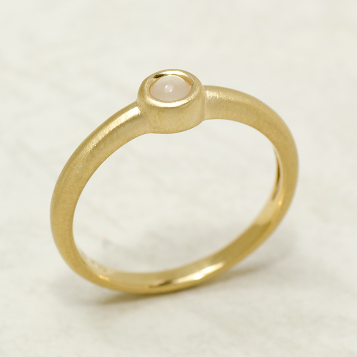 umu -アム- FINE JEWELRY STUIDIOカボッション ムーンストーン リングrg1183_kanban2.jpg
