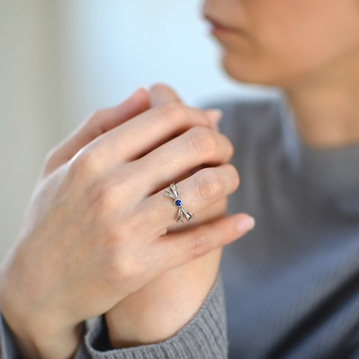 umu -アム- FINE JEWELRY STUIDIOブルーサファイア リボンモチーフ リング 「legame」rg1190_i2.jpg