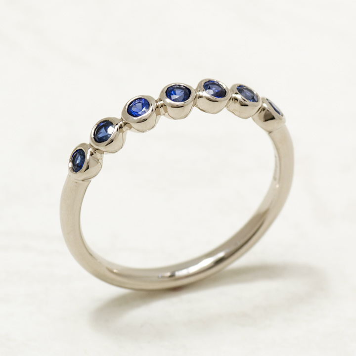 umu -アム- FINE JEWELRY STUIDIOK18 ブルーサファイア リング 「ponte」rg1204_kanban2.jpg