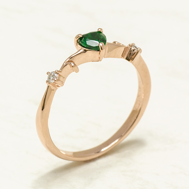 umu -アム- FINE JEWELRY STUIDIOグリーンガーネット ハート リング 「arzente」rg1257_kanban2.jpg