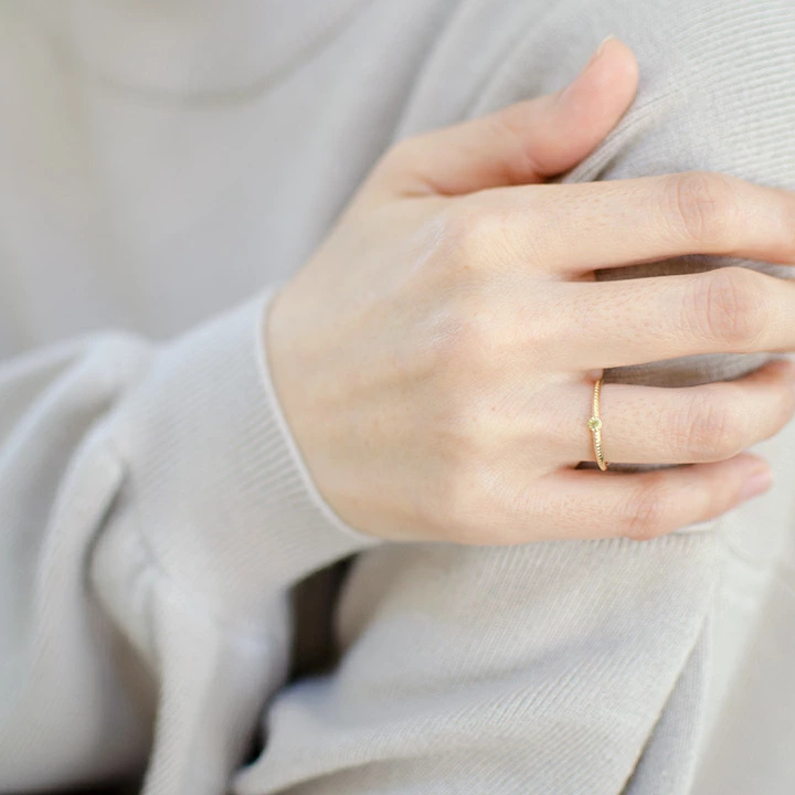 umu -アム- FINE JEWELRY STUIDIOペリドット リング 「semino」rg1325_i3.jpg