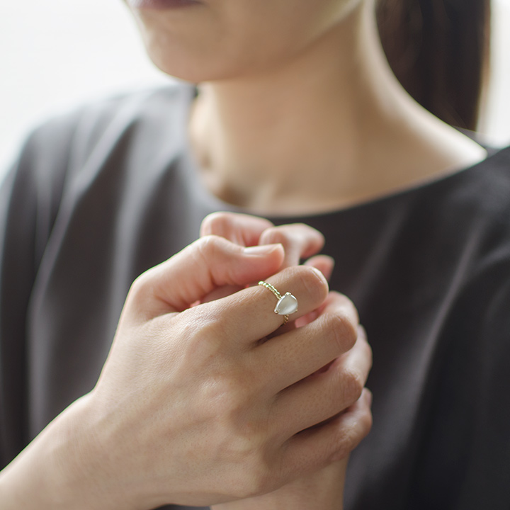 umu -アム- FINE JEWELRY STUIDIOムーンストーン リング 「flare」rg1387_i2.jpg