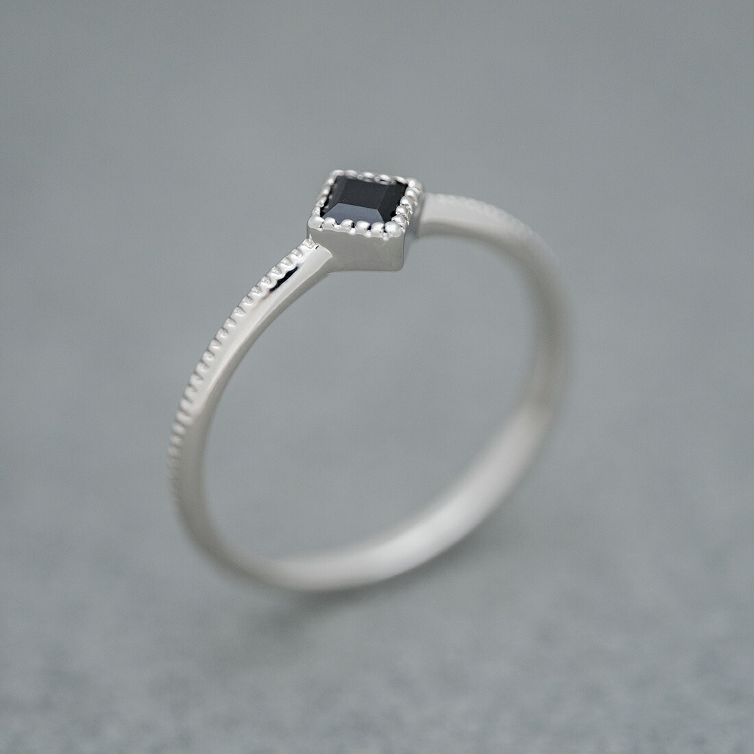 umu -アム- FINE JEWELRY STUIDIOオニキス リング 「asso」rg1471_kanban2.jpg