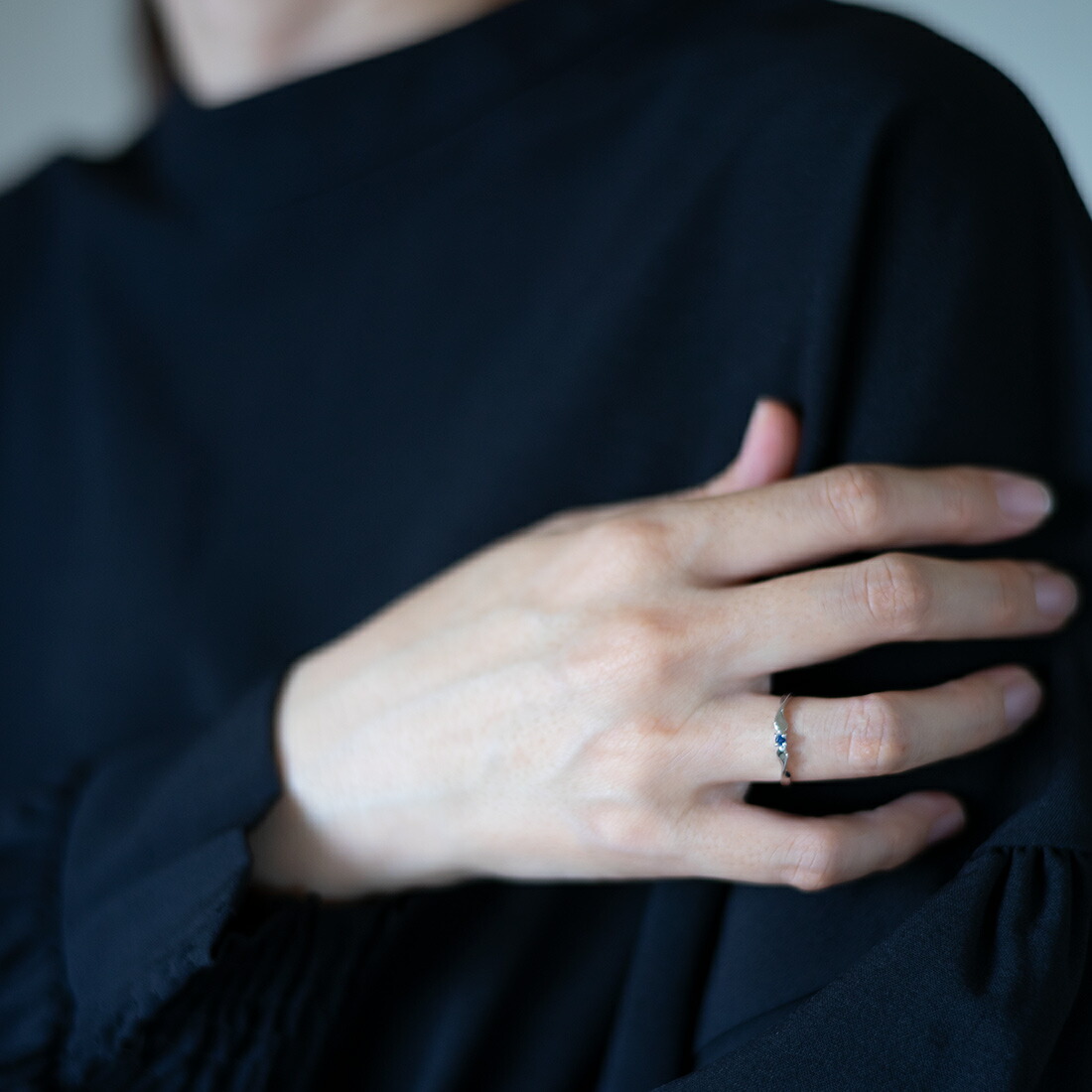 umu -アム- FINE JEWELRY STUIDIOブルーサファイア リング 「ondina」rg1486_i3.jpg