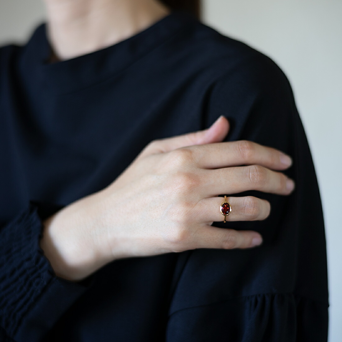 umu -アム- FINE JEWELRY STUIDIOガーネット リング 「ignudo」rg1498_i3.jpg