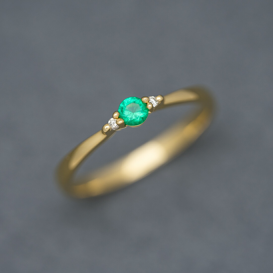umu -アム- FINE JEWELRY STUIDIOエメラルド ダイヤモンド リングrg1500_kanban2.jpg