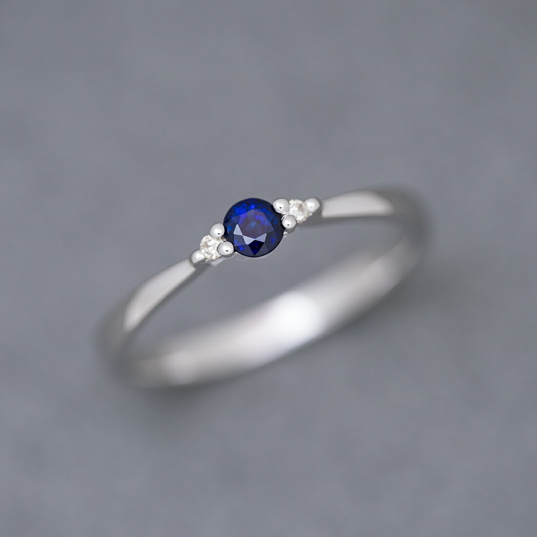 umu -アム- FINE JEWELRY STUIDIOブルーサファイア ダイヤモンド リングrg1502_kanban2.jpg