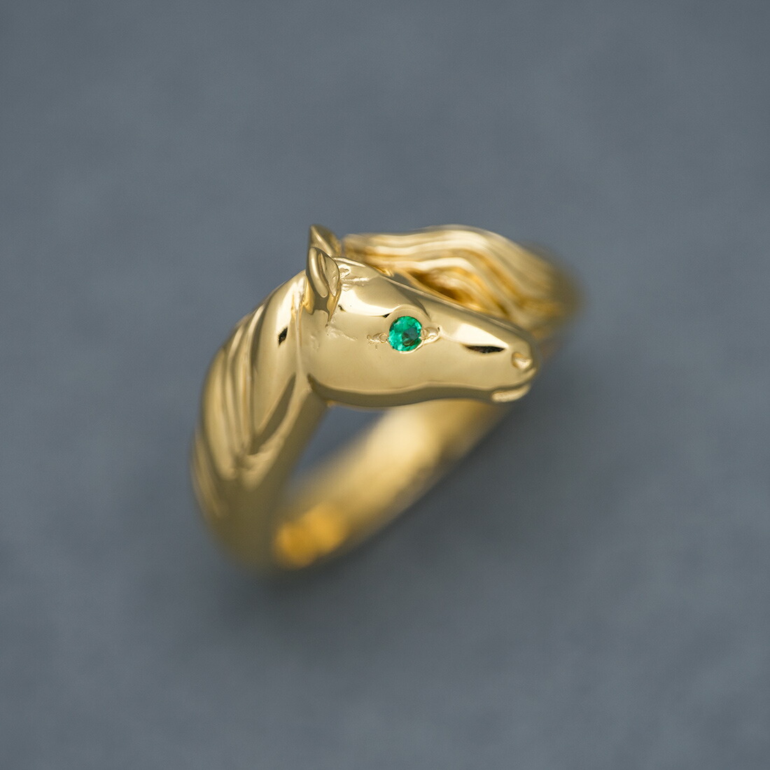umu -アム- FINE JEWELRY STUIDIOエメラルド ホースモチーフ リングrg1509_kanban2.jpg