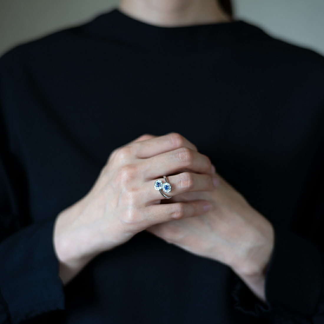 umu -アム- FINE JEWELRY STUIDIOブルーサファイア ダイヤモンド フラワーモチーフ リングrg1514_i2.jpg